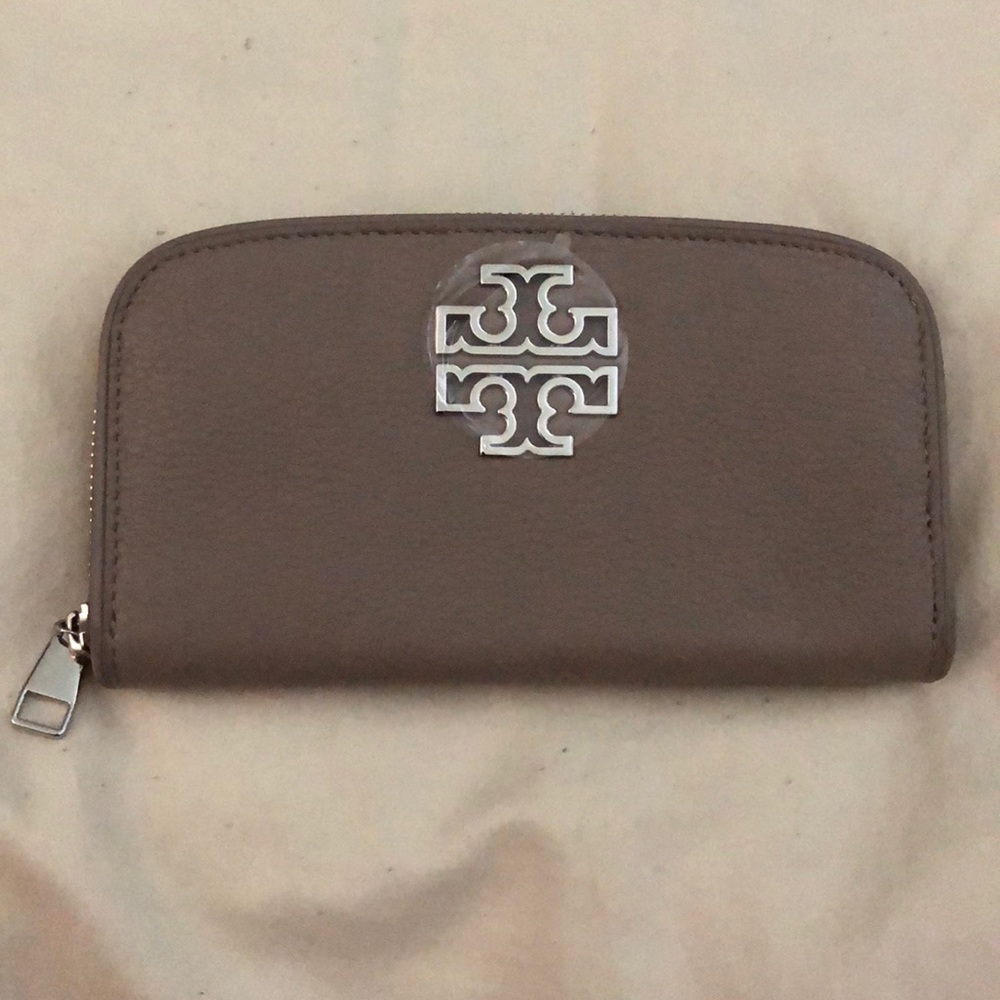 Tory Burch wallet